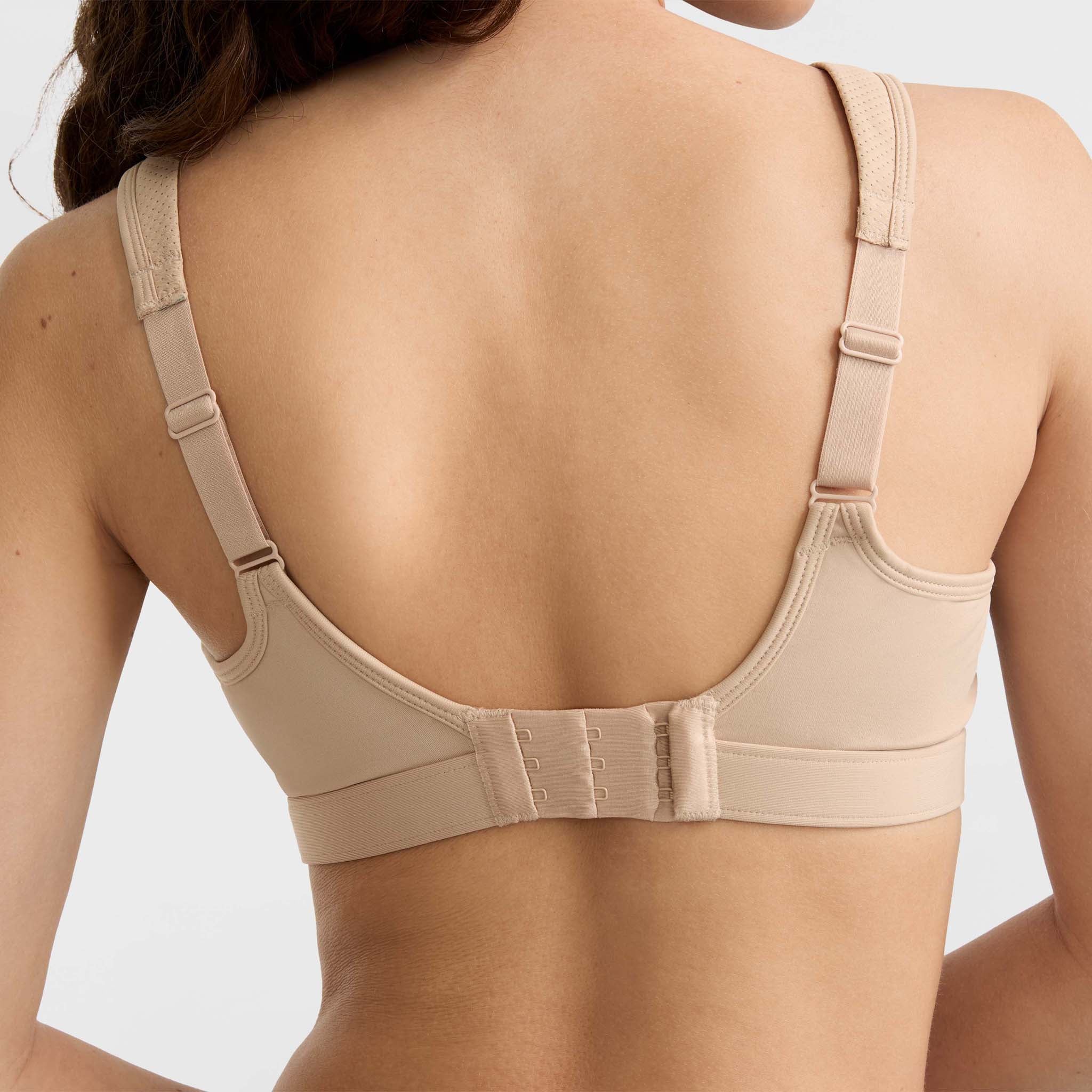Spot Comfort High-Impact Sports Bra, C Logo - Image 4